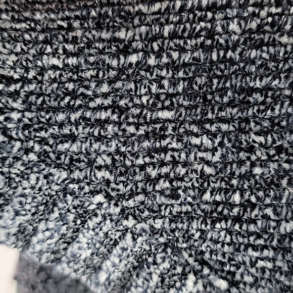 Orvis Ladies' Chenille Pullover V-Neck Sweater/ M. - Picture 13 of 13